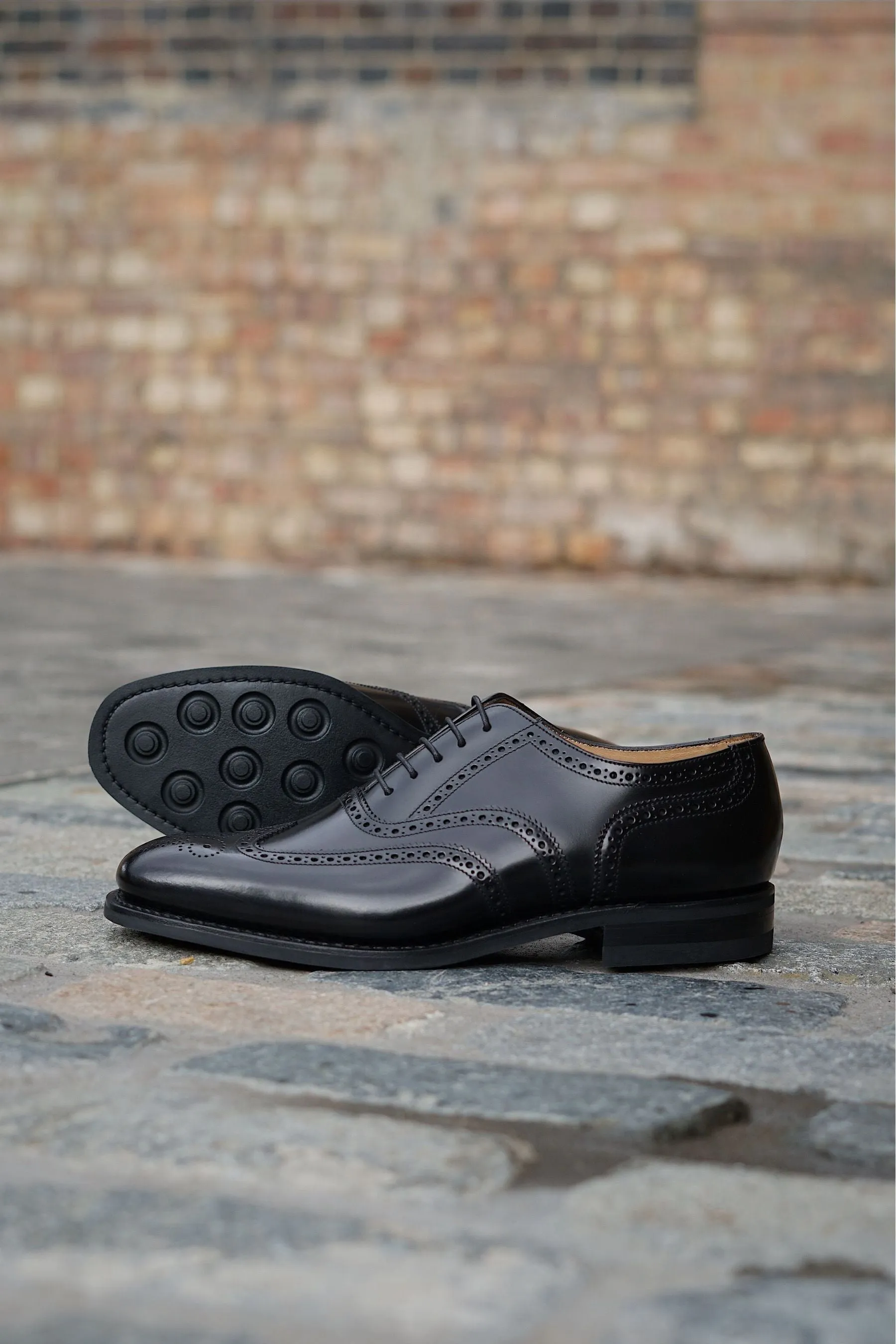 Loake - Nero da 302  - Oxford Scarpe brogue in pelle lucida