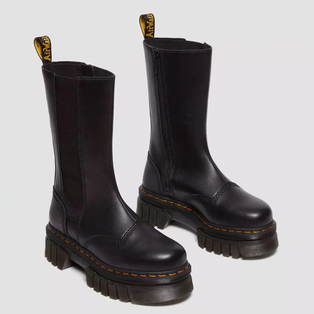 Stivaletti Chelsea Dr. Martens Audrick Tall in Nappa Lux nera